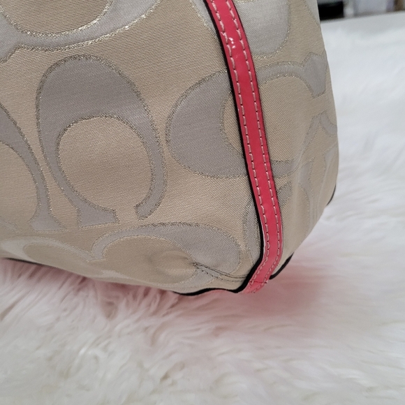 🔹️COACH 🔹️ metallic signature sateen tote ✨️🩷[ With Flaws] - Picture 11 of 17